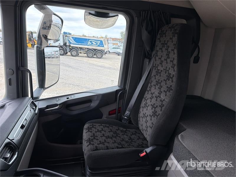 Scania Super 460S 4x2 S/A Sleeper Truck Tractor Vlačilci