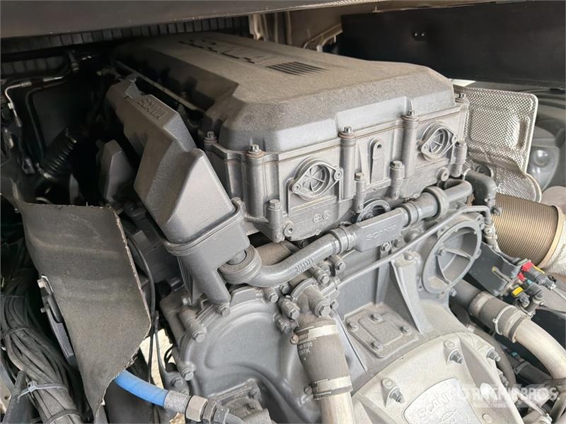 Scania Super 460S 4x2 S/A Sleeper Truck Tractor Vlačilci