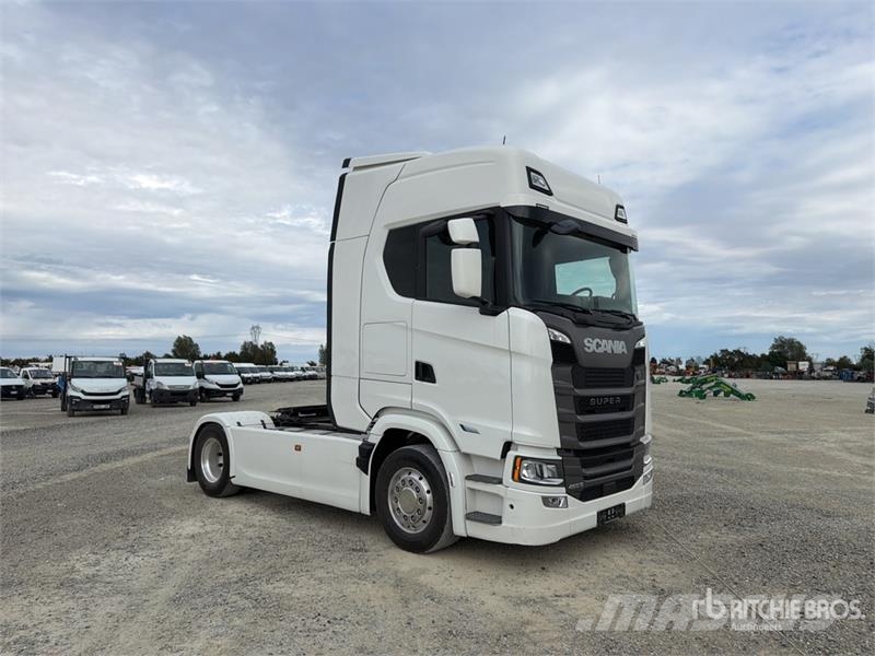 Scania Super 460S 4x2 S/A Sleeper Truck Tractor Vlačilci