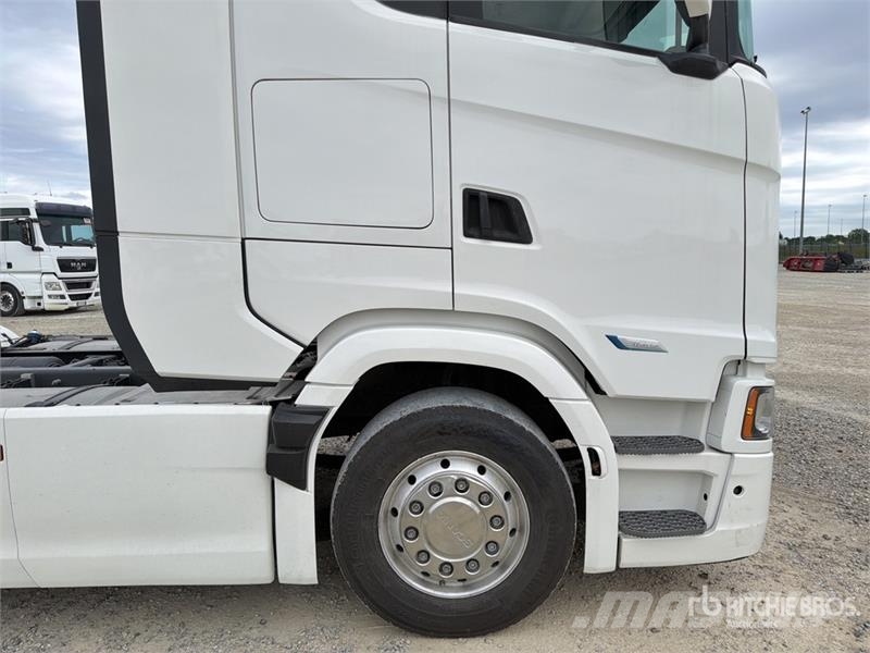 Scania Super 460S 4x2 S/A Sleeper Truck Tractor Vlačilci