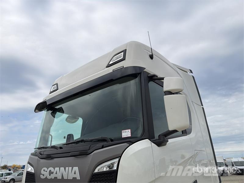 Scania Super 460S 4x2 S/A Sleeper Truck Tractor Vlačilci