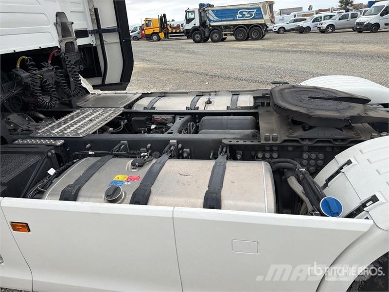 Scania Super 460S 4x2 S/A Sleeper Truck Tractor Vlačilci