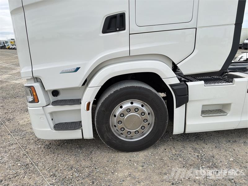 Scania Super 460S 4x2 S/A Sleeper Truck Tractor Vlačilci