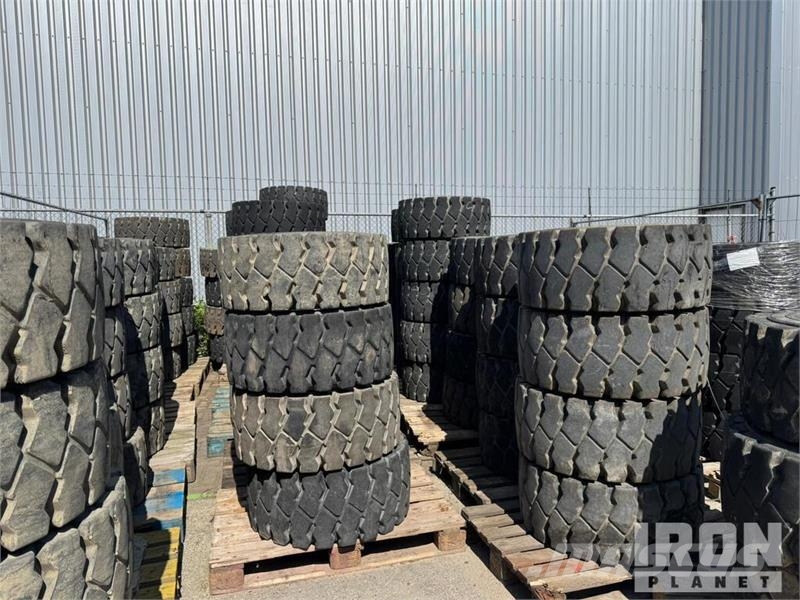 Scheuerle of Scheuerle SPMT Wheels w/ Continental 355/65 R15 Reifen