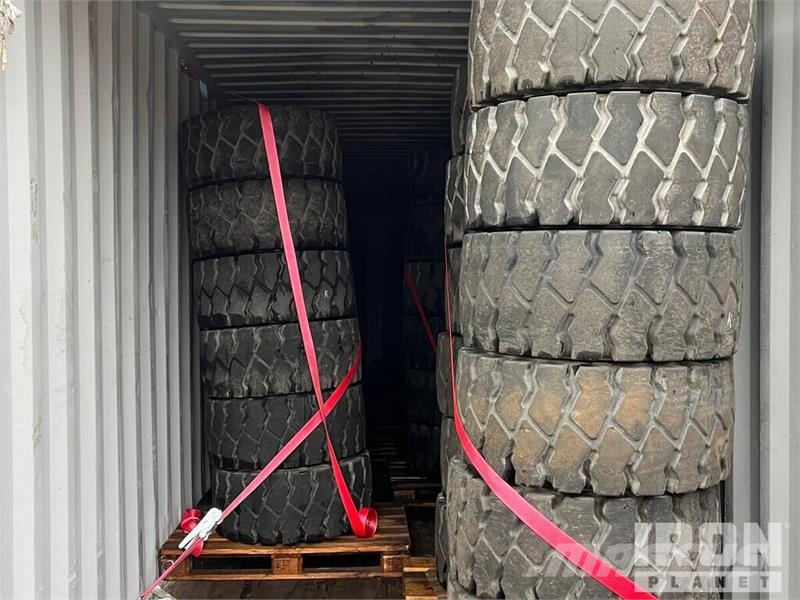 Scheuerle of Scheuerle SPMT Wheels w/ Continental 355/65 R15 Reifen