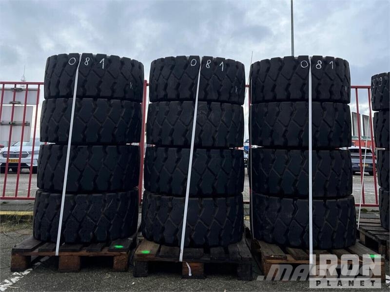Scheuerle of Scheuerle SPMT Wheels w/ Continental 355/65 R15 Reifen