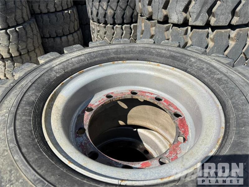 Scheuerle of Scheuerle SPMT Wheels w/ Continental 355/65 R15 Reifen