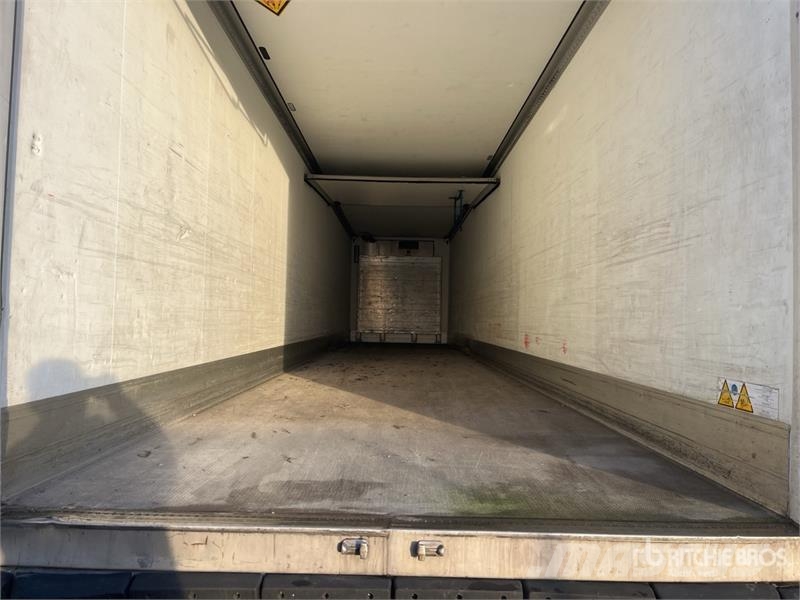 Schmitz Cargobull Tri/A Refrigerated Trailer Temperature controlled semi-trailers