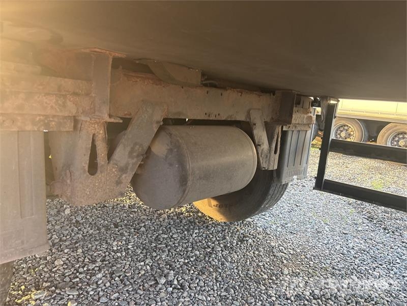 Schmitz SKO24 Tri/A Refrigerated Trailer (Inoperable) نصف مقطورات بدرجة حرارة قابلة للضبط