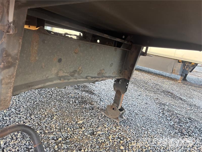 Schmitz SKO24 Tri/A Refrigerated Trailer (Inoperable) نصف مقطورات بدرجة حرارة قابلة للضبط
