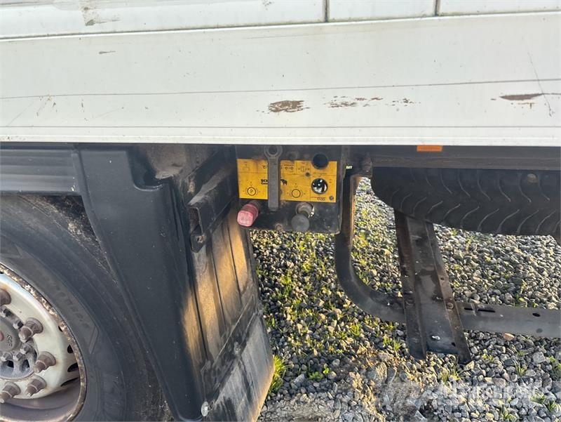Schmitz SKO24 Tri/A Refrigerated Trailer (Inoperable) نصف مقطورات بدرجة حرارة قابلة للضبط