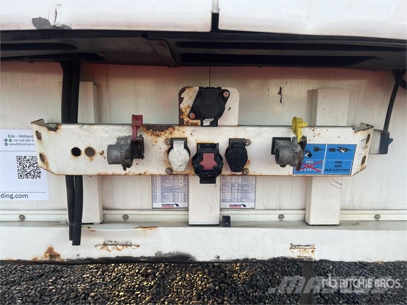 Schmitz Tri/A Refrigerated Trailer Chladírenské návěsy