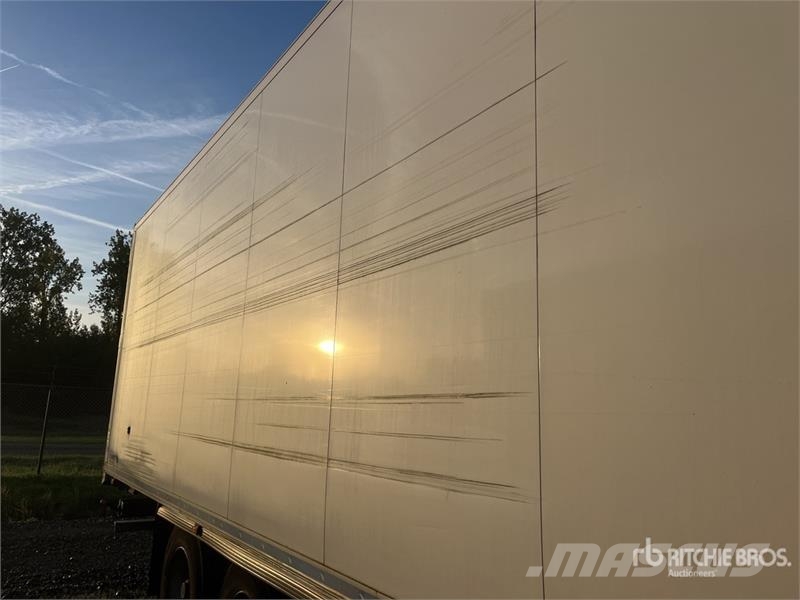 Schmitz Tri/A Refrigerated Trailer Chladírenské návěsy