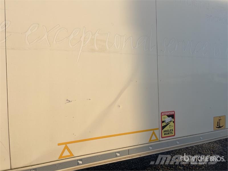 Schmitz Tri/A Refrigerated Trailer Chladírenské návěsy