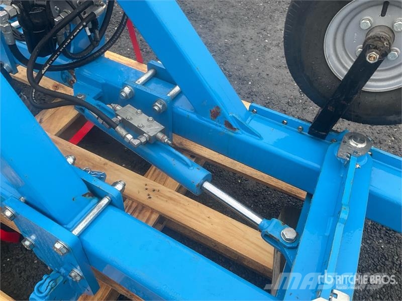 Schmotzer AV5 3000 mm Hydraulic Tilting 3 PT Hitch Frame ماكينات زراعية - غير ذلك
