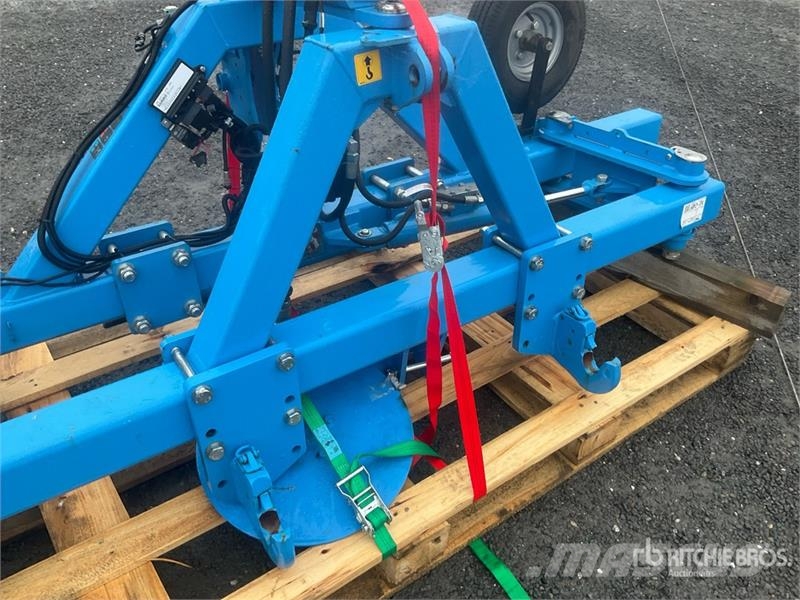 Schmotzer AV5 3000 mm Hydraulic Tilting 3 PT Hitch Frame ماكينات زراعية - غير ذلك