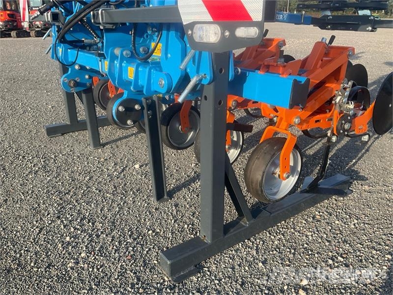 Schmotzer Venterra 2K 6+75 Rod Weeder (Unused) ماكينات وملحقات زراعة أخرى