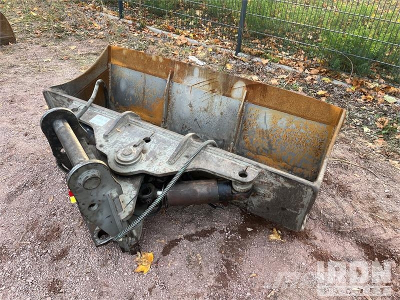 Schoch 1800MS10 1780 mm Hydraulic Tilting Excavato Schaufeln
