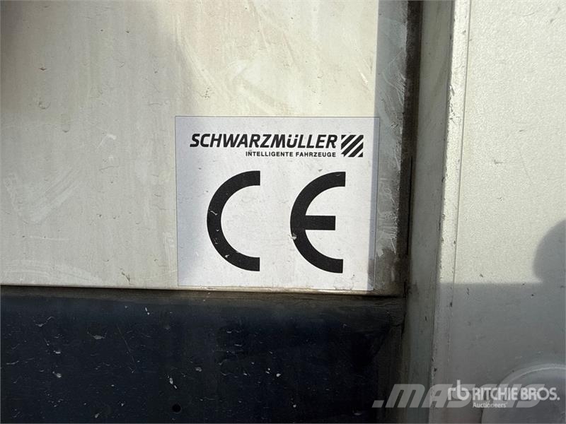 Schwarzmuller J-Serie Tri/A Curtain Side Trailer Curtainsideranhänger