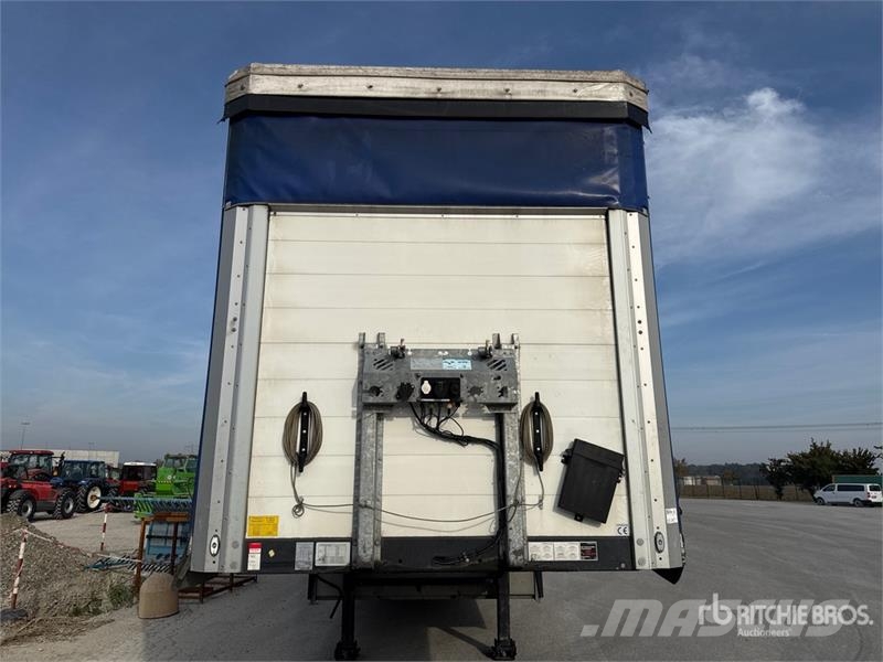 Schwarzmuller J-Serie Tri/A Curtain Side Trailer Curtainsideranhänger