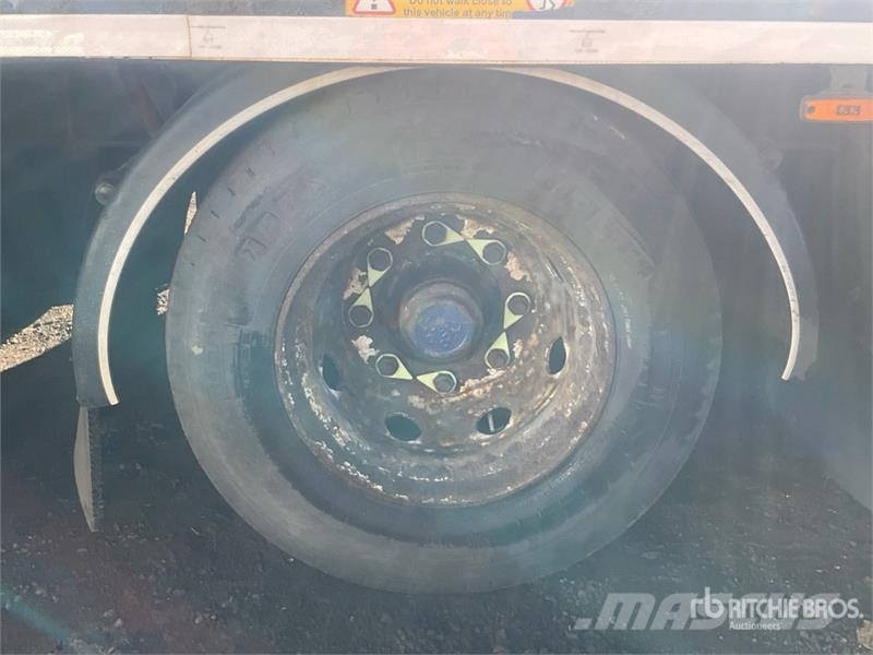 SDC 24 ton 8 m Tri/A Drawbar Flatbed Trailer مقطوروات مسطحة/مفصلية الجوانب