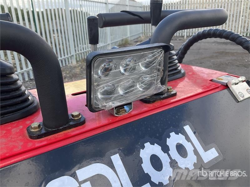 SDLOOL SL-323TZD Mini Skid Steer Loader (Unused) Skid steer loaders
