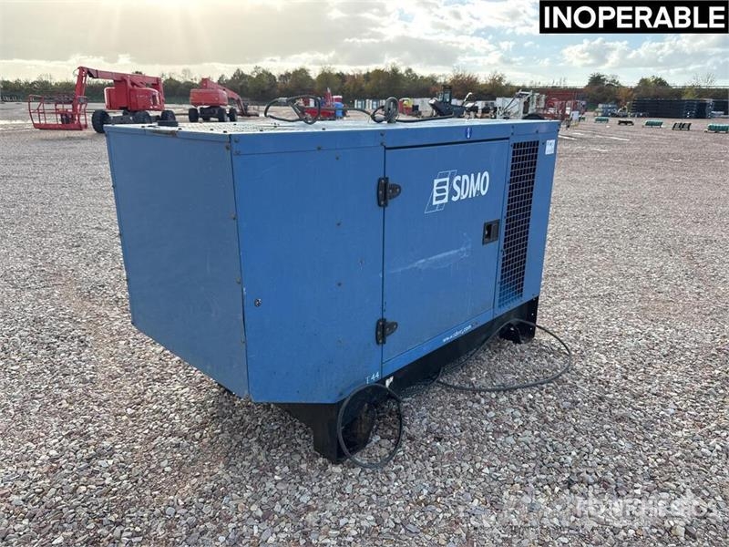 Sdmo 44 kVA Skid-Mounted Groupe Electrogene Generator S Dieselgeneraattorit