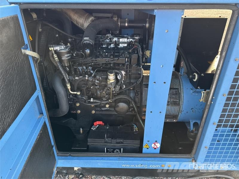 Sdmo 44 kVA Skid-Mounted Groupe Electrogene Generator S Dízel áramfejlesztők