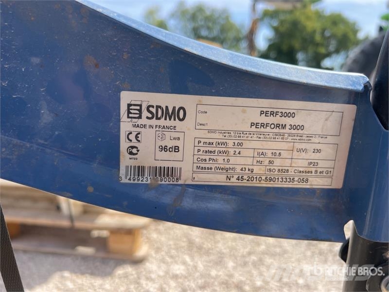 Sdmo PERF3000 3 kW Mobile Groupe Electrogene, 3000 KVA Dizel generatori