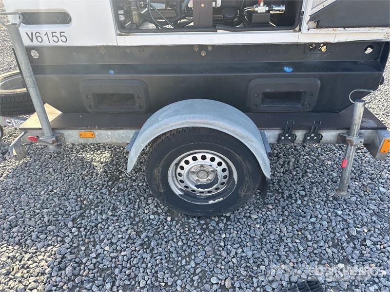 Sdmo R44C3 Mobile Generator Set Dizelski agregati