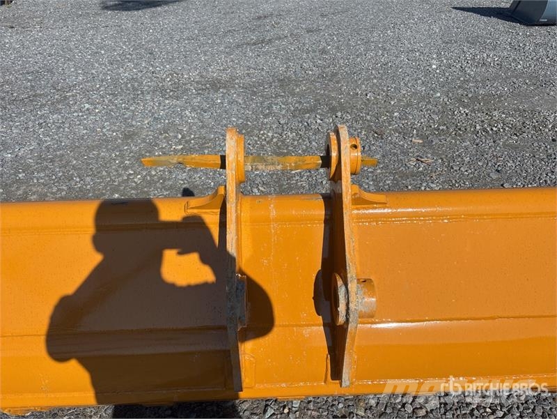 SEC 1730 mm Cleanup Excavator Bucket (Unused) Godet