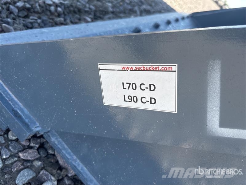 SEC 2500 mm cleanup 98" to fit L70 Wheel Loader Bucket Cucharones
