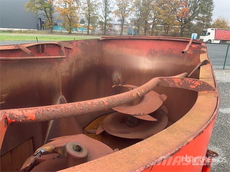 Seko VML 240 Tiger T/A Pull-Type Feed Mixer Миксер Фидери