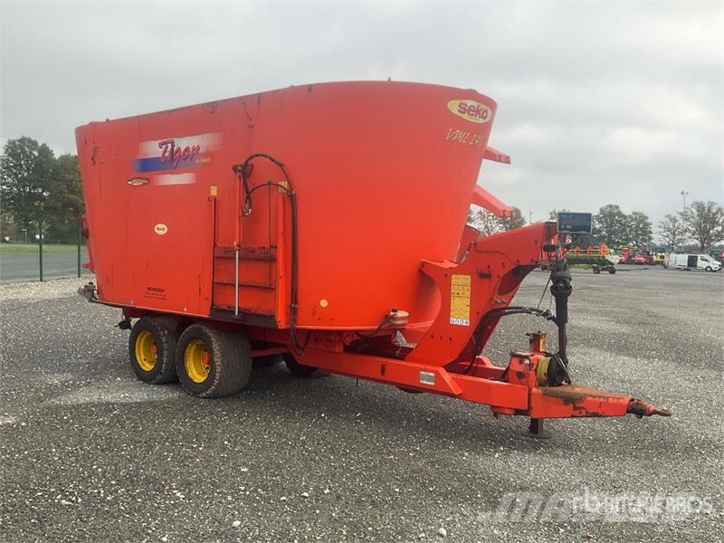 Seko VML 240 Tiger T/A Pull-Type Feed Mixer Миксер Фидери