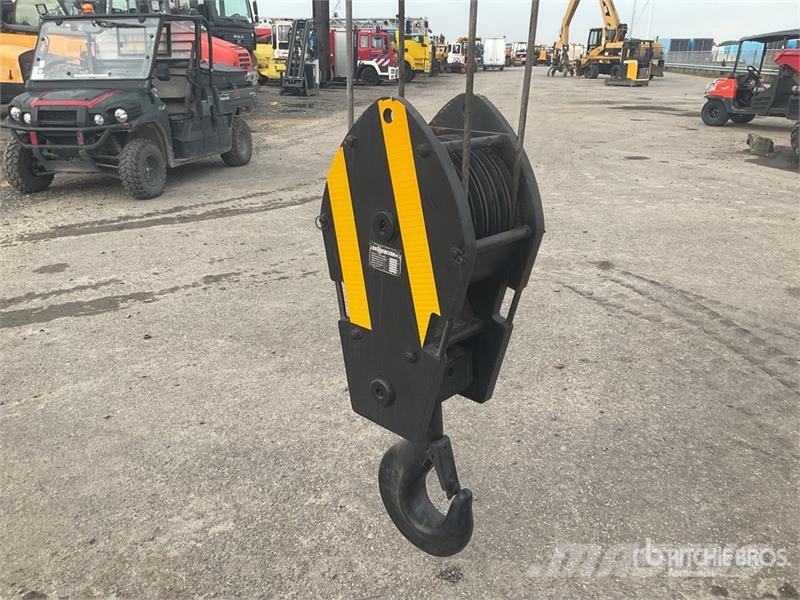 Sennebogen 630 30 t All Terrain Crane All terrain cranes