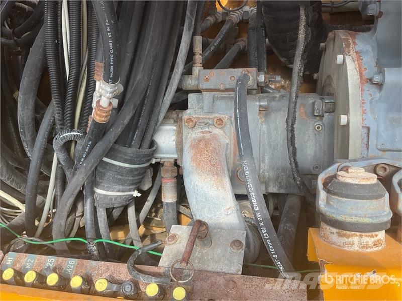 Sennebogen 630 30 t All Terrain Crane All terrain cranes