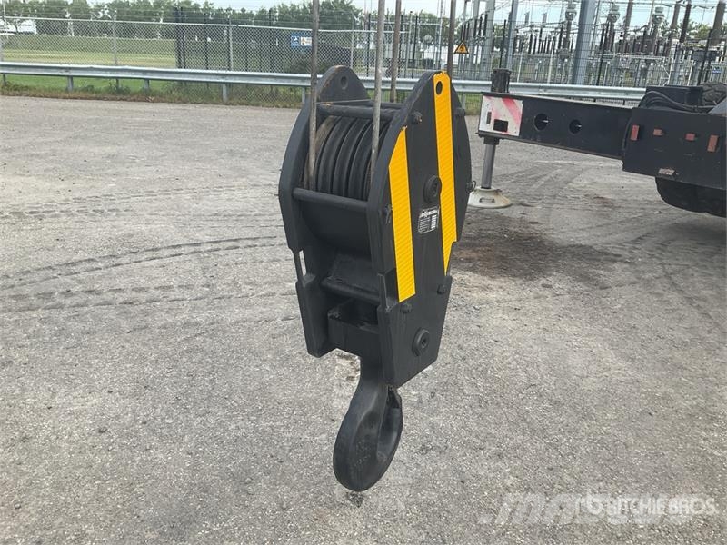 Sennebogen 630 30 t All Terrain Crane All terrain cranes