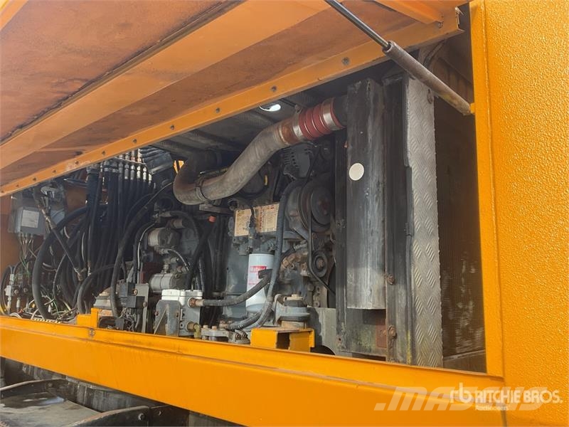 Sennebogen 630 30 t All Terrain Crane All terrain cranes
