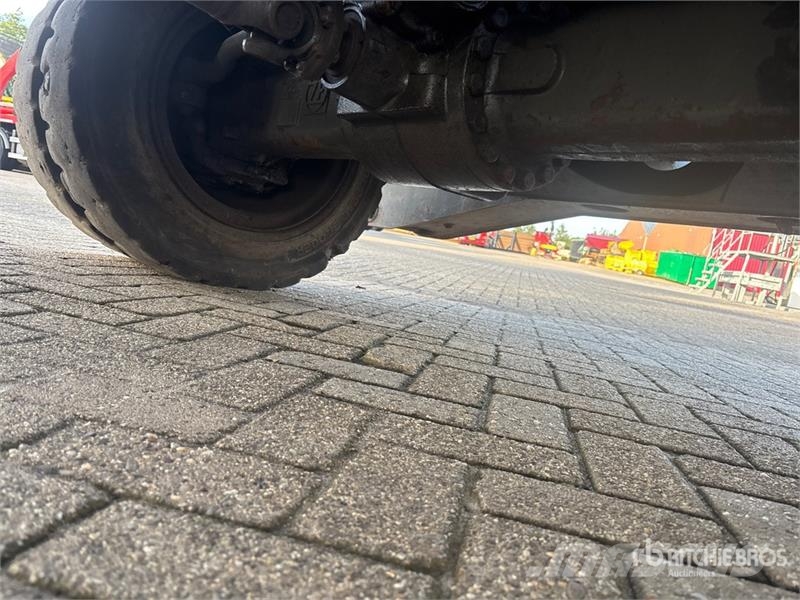 Sennebogen 818 Wheel Material Handler Stavebníctvo - ostatné