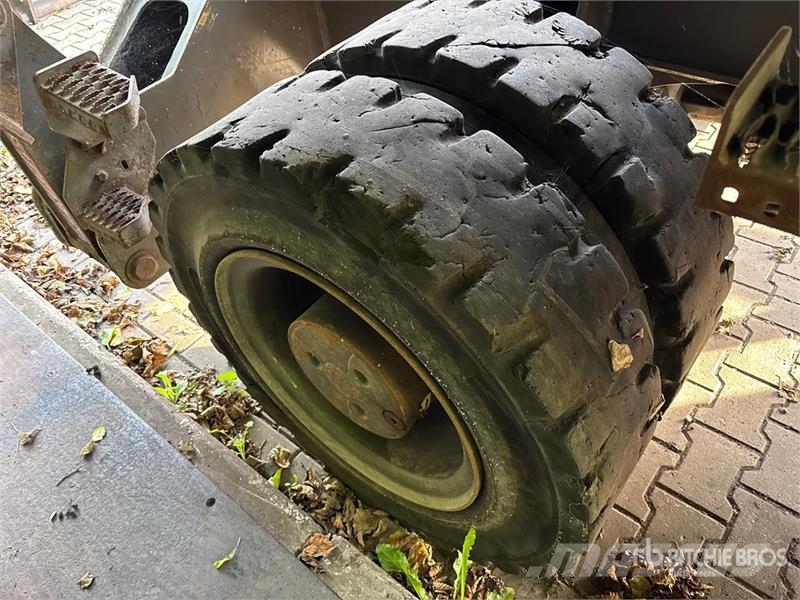 Sennebogen 818 Wheel Material Handler Stavebníctvo - ostatné