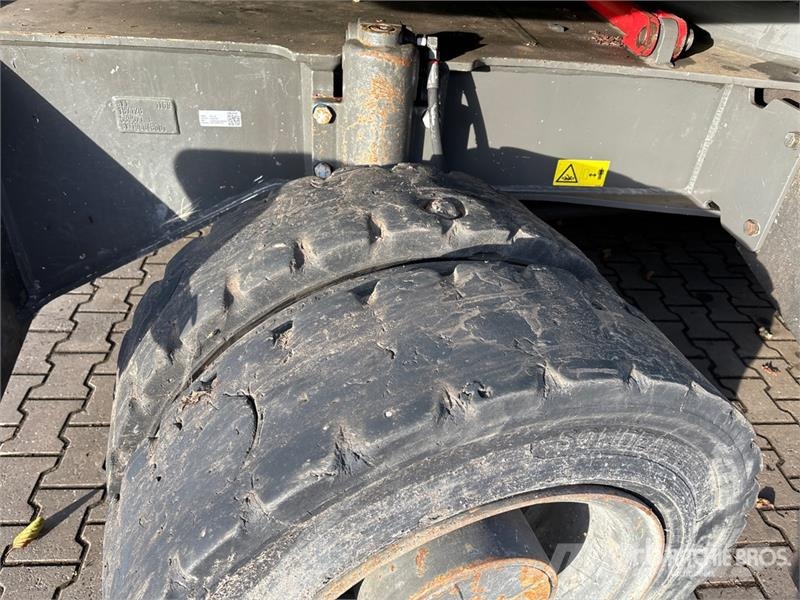 Sennebogen 818 Wheel Material Handler Stavebníctvo - ostatné