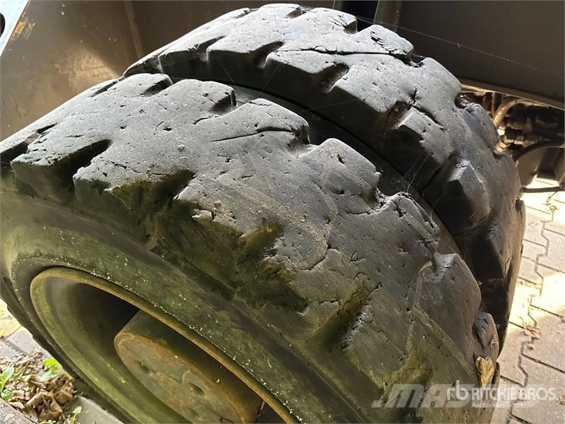 Sennebogen 818 Wheel Material Handler Stavebníctvo - ostatné