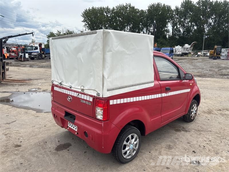 ShiFeng SFDS2B 4x2 Electric Mini Pickup (Inoperable) Andre varebiler