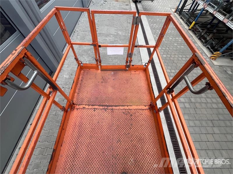 SkyJack 6832RTE Electric Scissor Lift Šķerveida pacēlāji