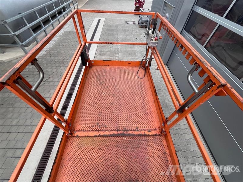 SkyJack 6832RTE Electric Scissor Lift Šķerveida pacēlāji
