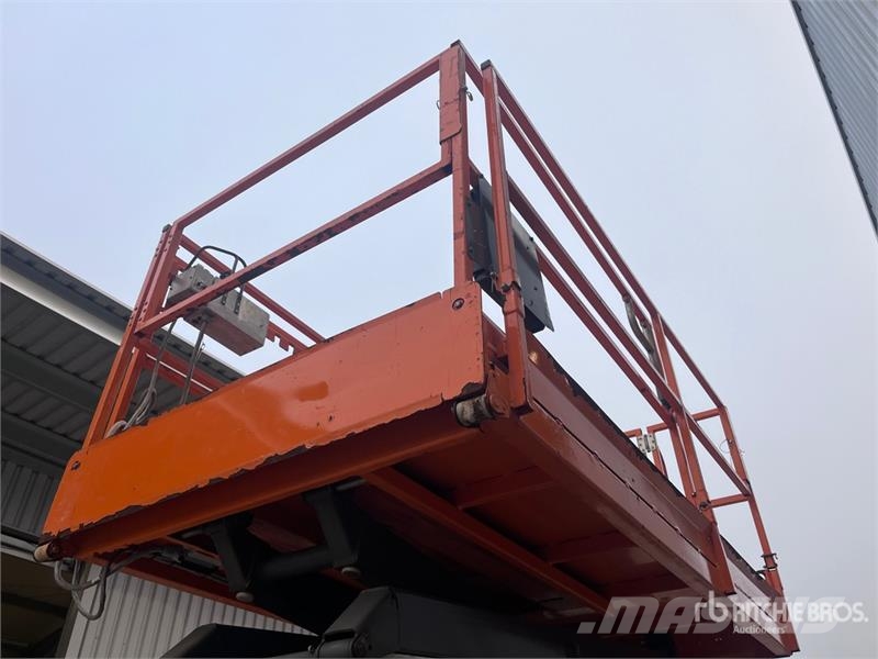SkyJack 6832RTE Electric Scissor Lift Šķerveida pacēlāji