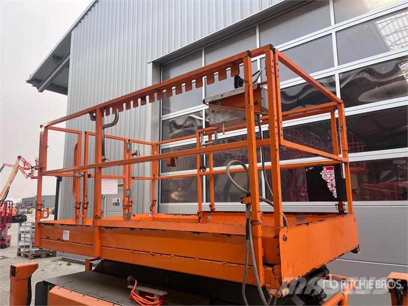 SkyJack 6832RTE Electric Scissor Lift Šķerveida pacēlāji