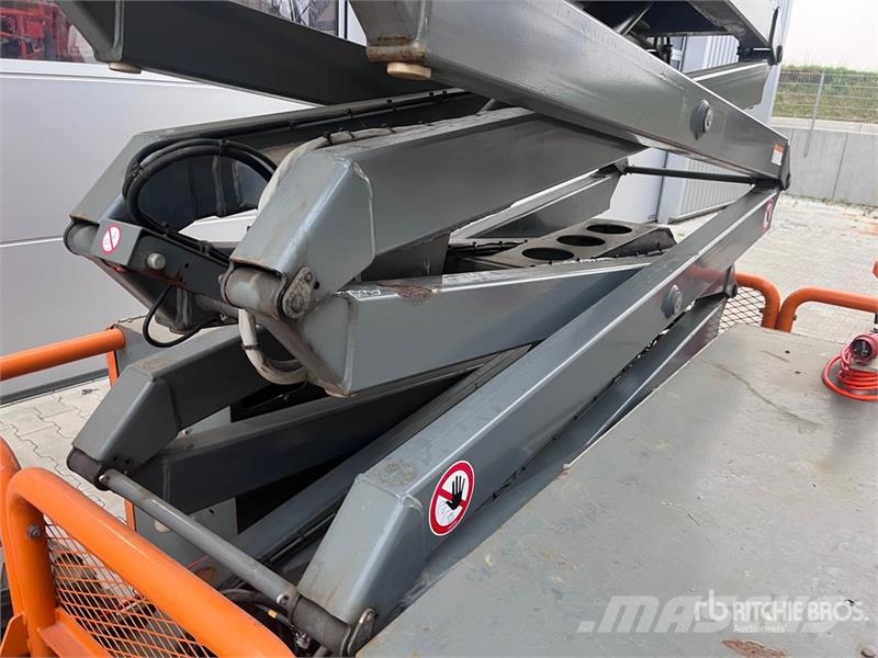 SkyJack 6832RTE Electric Scissor Lift Šķerveida pacēlāji