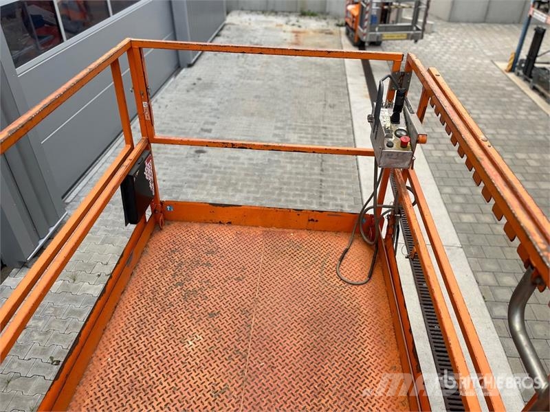 SkyJack 6832RTE Electric Scissor Lift Šķerveida pacēlāji
