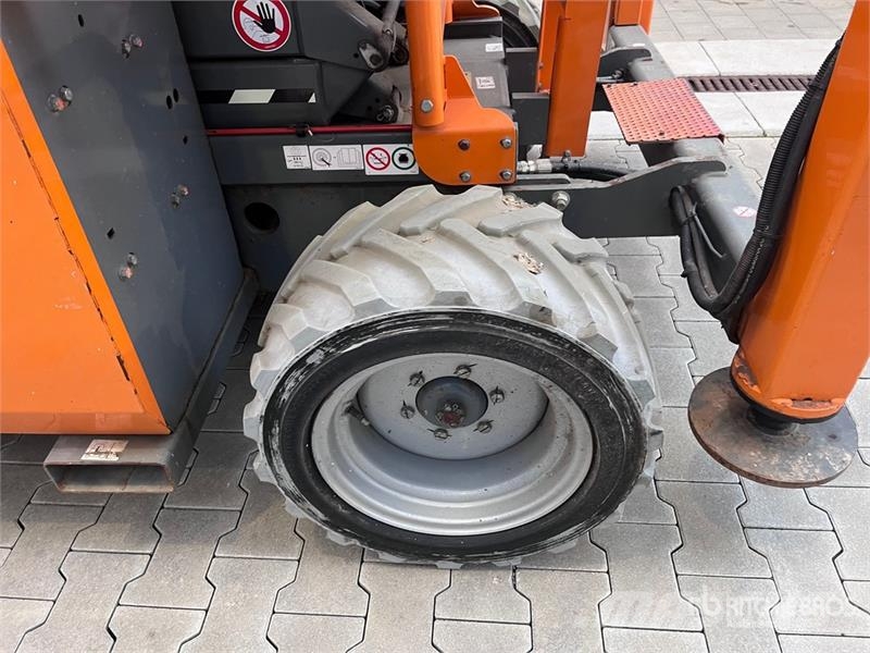SkyJack 6832RTE Electric Scissor Lift Šķerveida pacēlāji
